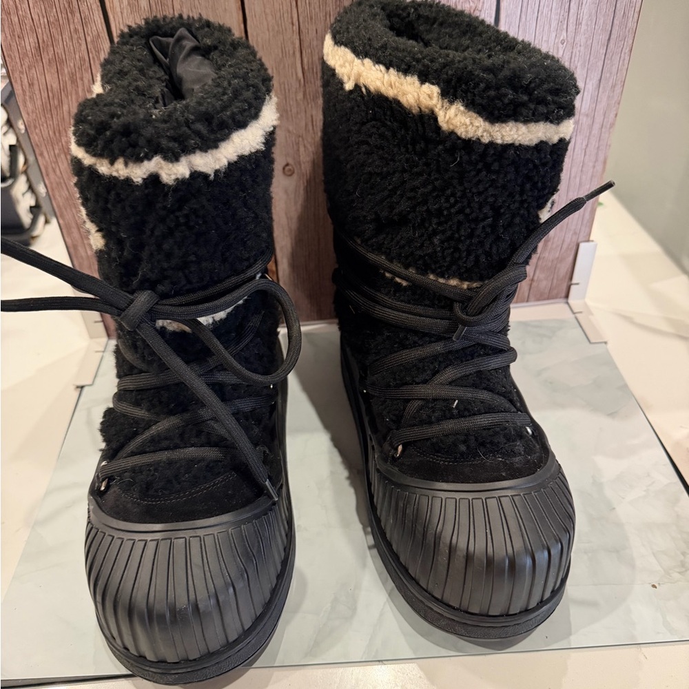 Cozy Black  LV Boots